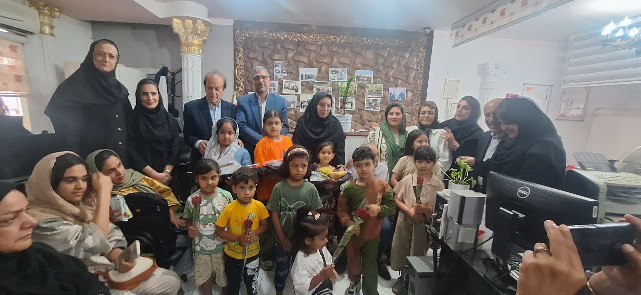 توزیع مرحله اول پک های کیف و لوازم التحریر جهت دانش اموزان